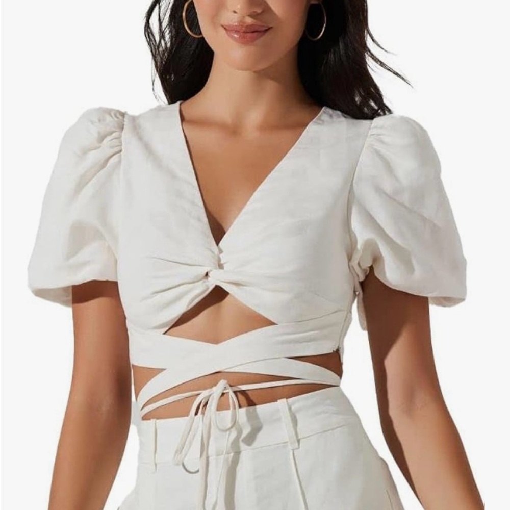 ASTR branded blouse puff sleeve